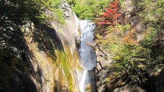 流れ落ちる直前の静けさにも注目