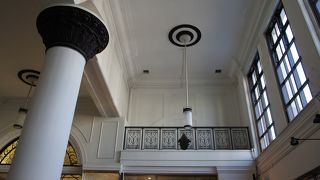 この駅舎は、とてもレトロで、いい雰囲気