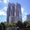 新宿に聳える高層ホテル