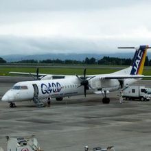 日本エアコミューター DHC-8-Q400（JA842C） 