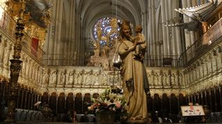 まるで博物館のような大聖堂でした