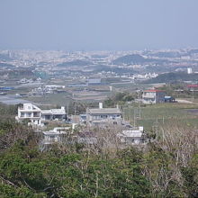 城壁の上部から眺める風景の一例