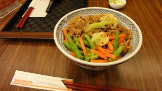 いろんな牛丼が。