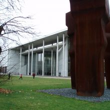 巨大な建物です!