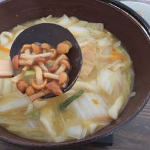 具は野菜＆きのこのみ。。