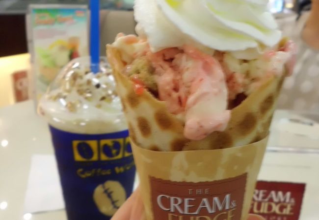 コールドストーンの上でまぜまぜ♪