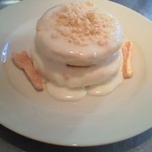 パンケーキ生地で作ったラスクはナイフとフォークになってます