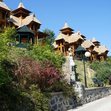 宿泊施設がならぶ。