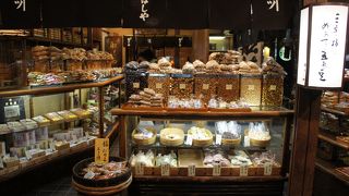 私は、最近人気だという「福だるま」をお土産にしました