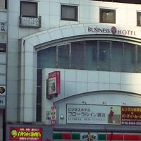 前の道路がうるさいのが難点