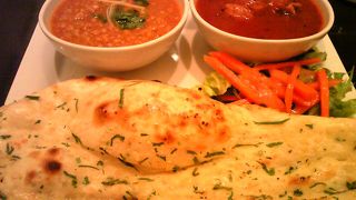 骨董通りでインドカレーのランチ。