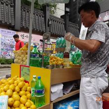 レモンスタンドのおじさん。