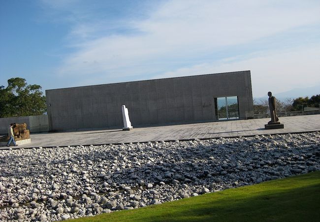 ヴァンジ彫刻美術館