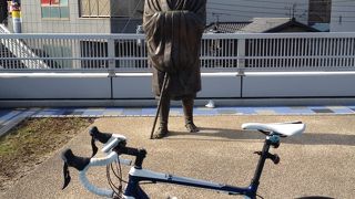 石山駅の土地は、松尾芭蕉のゆかりの地です。