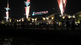 とりあえず最新(2012年9月時点)スポット　食事、土産、雑貨　すべてが揃う