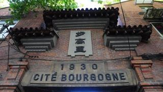 素敵な赤レンガ石庫門建築