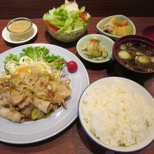 日替定食１７０バーツ