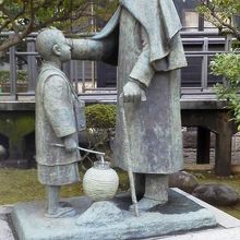 乃木将軍と辻占売り少年の像