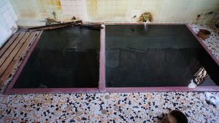 ペットボトルを持ち込んでいた常連さんに聞くと飲泉が可能のようです