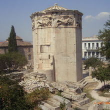 壁の彫刻もすばらしいです。