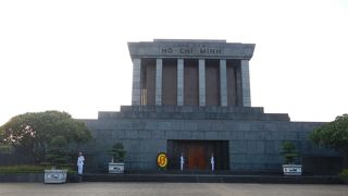 建国の父が眠るベトナムの聖地です。