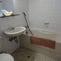 ｶｰﾃﾝはありません。