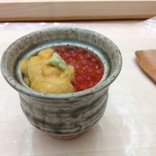 広告に載ってたいくら、うにの小さな丼