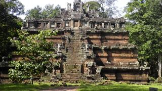 「天空の宮殿」という意味のピミアナカス寺院です