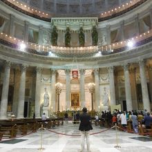 パオラ聖堂の内部