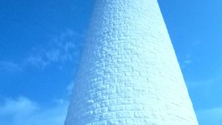 海外に来たみたい！白い灯台と青い海が素敵すぎて、時間が経つのを忘れさせます。