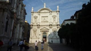 外見の彫刻だけで十分