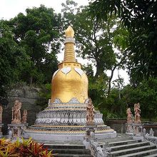 黄金の仏塔