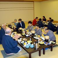 和室座椅子で懇親会