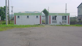 立派な駅舎です