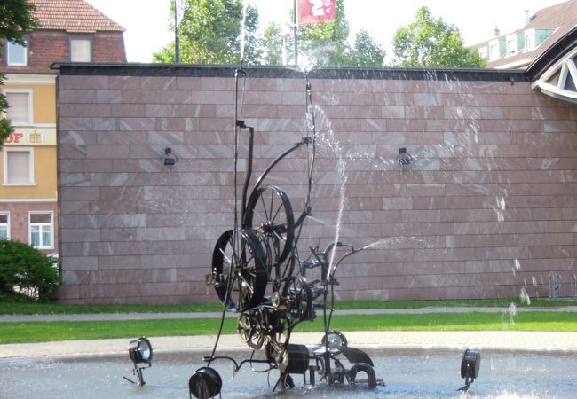 Jean Tinguely Pontus Hulten ジャン・ティンゲリー ジャン・ティンゲリー美術館－マリオ・ボッタ Jean Tinguely