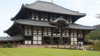 世界最大の木造建築は圧巻