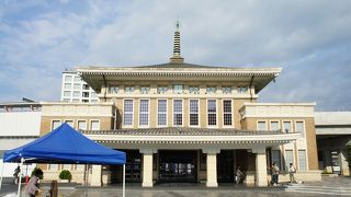 開館は無休なのですが、朝9時から