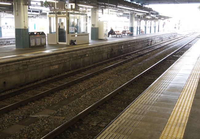 松本駅の南側の隣駅