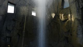 別府の「龍巻地獄」よりも「しかべ間歇泉」の方が迫力があるような...