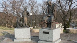 種田 山頭火の詩碑がある良寛と夕日の丘公園