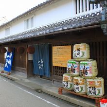 そばにある造り酒屋です