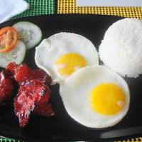 レストランの朝食　120php。コーヒーはインスタント＾＾