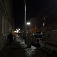 駅からホテルまでは少し暗い路地を歩くので、注意