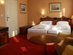 Pałac Alexandrów Wrocław Airport 写真