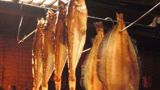 路地裏の小さなお店