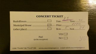 毎晩コンサートやってます。