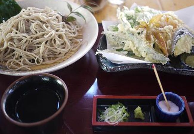 せせらぎ街道のお蕎麦屋さん