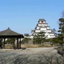 若松城の城跡が都市公園になった鶴ヶ城公園