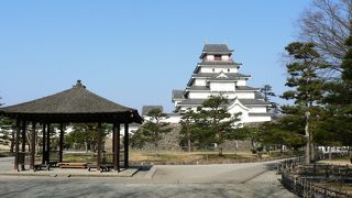 若松城の城跡が都市公園になった鶴ヶ城公園