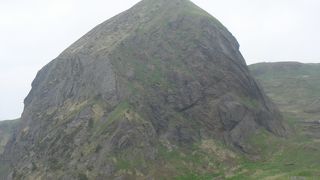 先の尖った桃岩！